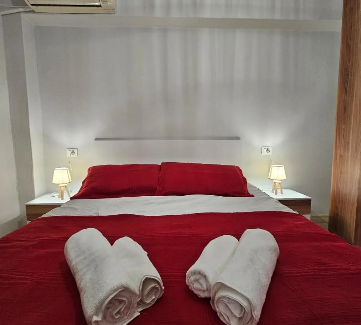 Library Apartment By Bohem Rentals Durres