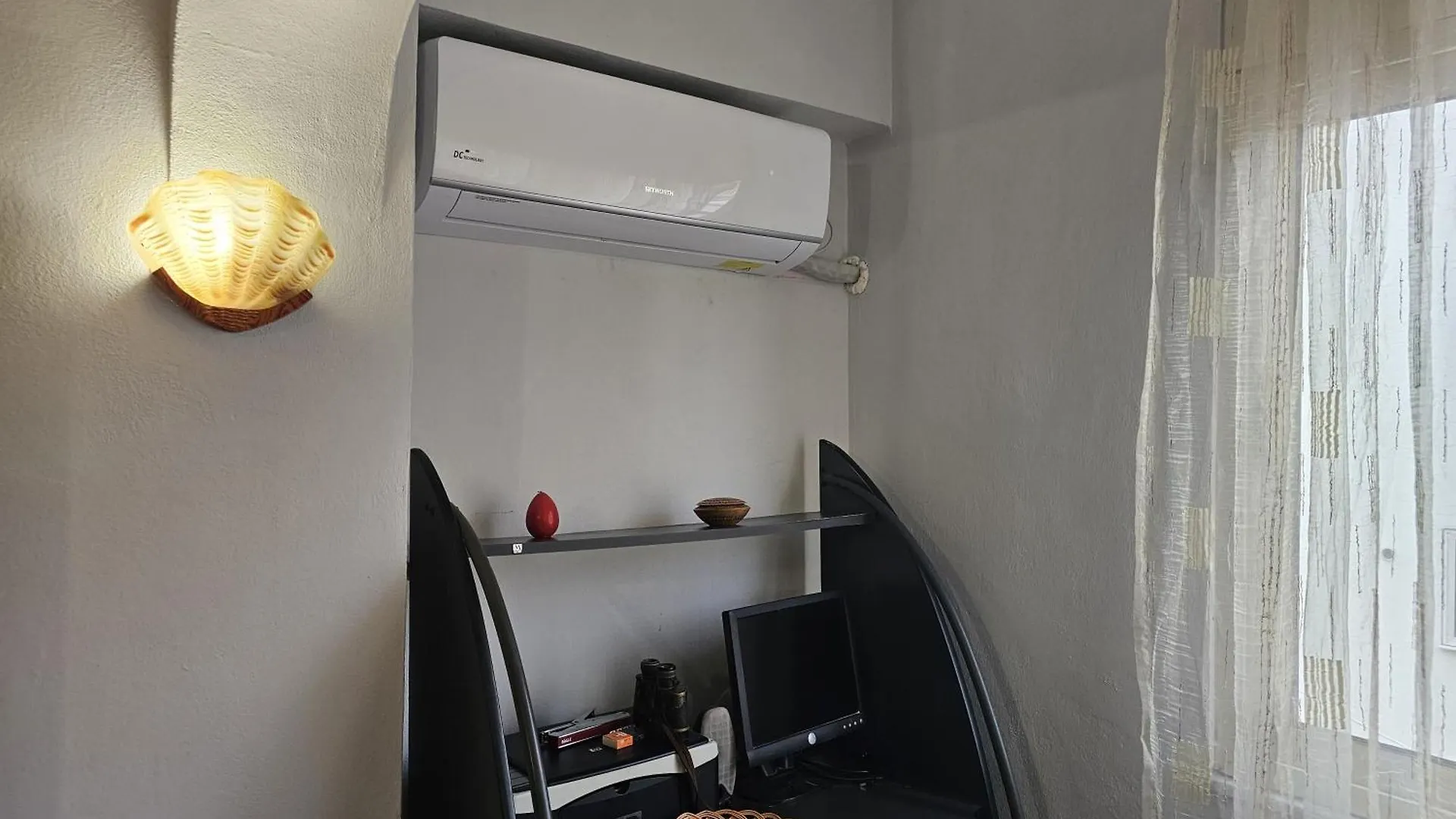 Library Apartment By Bohem Rentals Durres