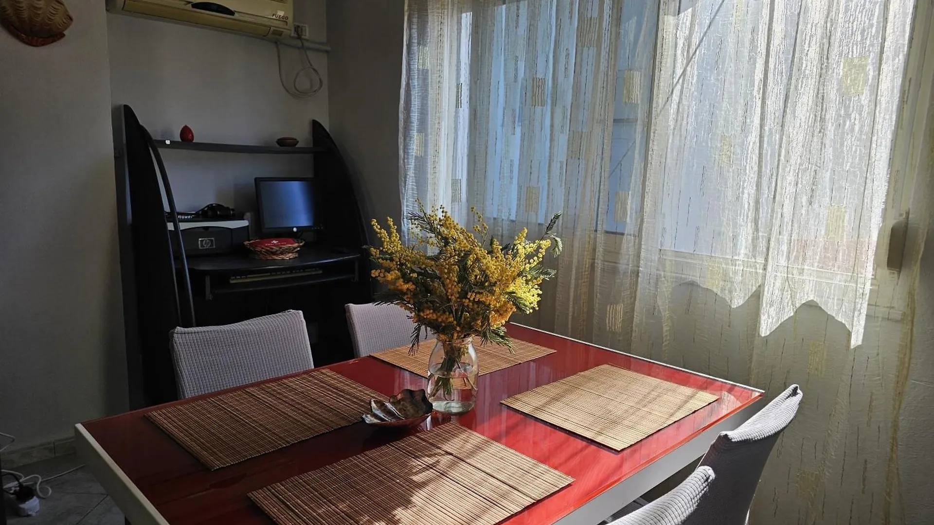 Library Apartment By Bohem Rentals Durrës Albanien